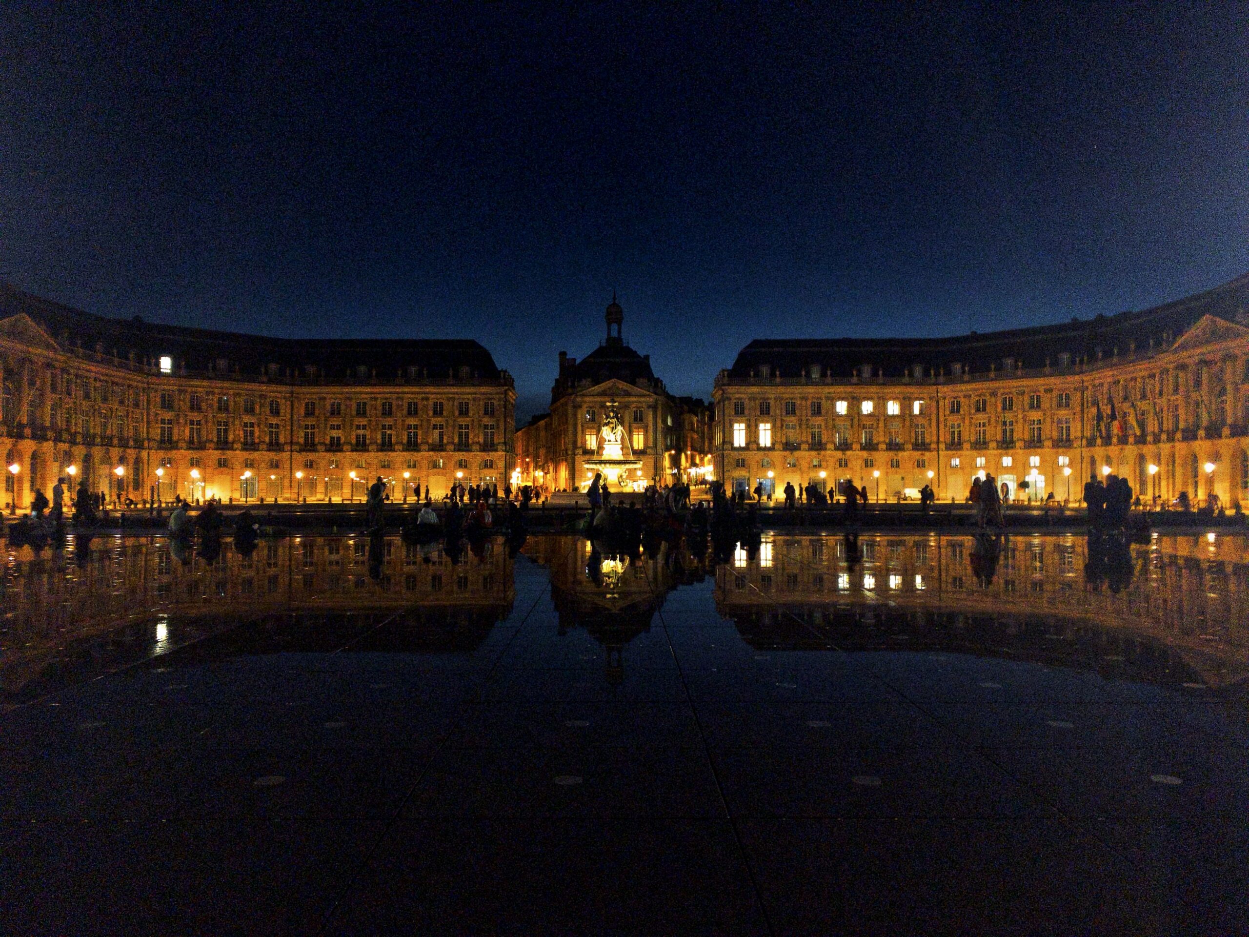 Water mirror in front of the Place de la Bourse, Bordeaux